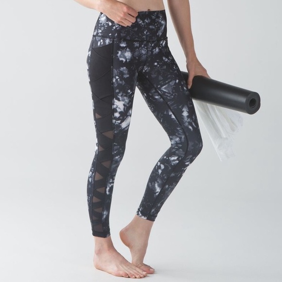 LULULEMON Rise & Flow Pant Mesh Leggings in Dusk Dye fits like Size 6 - Picture 1 of 10